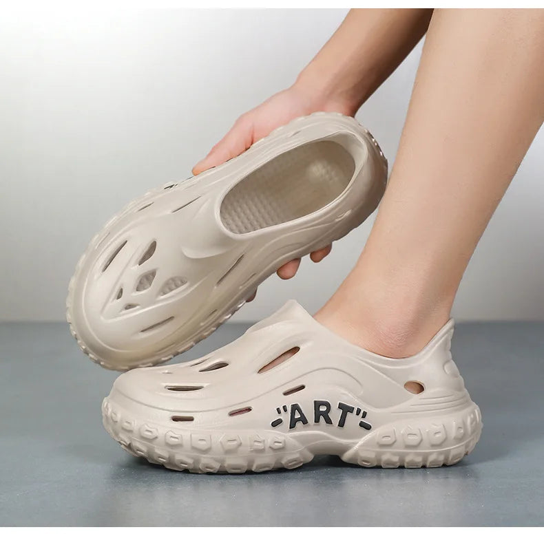 New Men's Summer Slippers Fashion Breathable Hollow Holes Shoes Non-slip Beach Sandals Fashion EVA Platform Garden Shoes