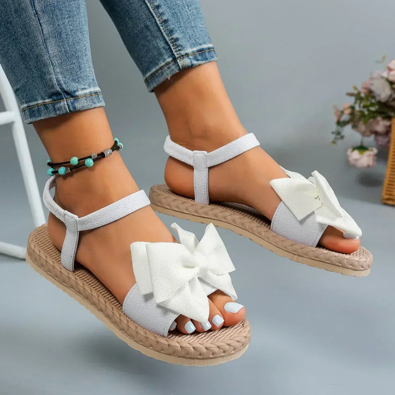 Women Anti-slip Trend Sandals 2025 New Summer Lightweight Sandals Fashion Beach Casual Slippers Outdoor Bow Tie Flat Shoes Home