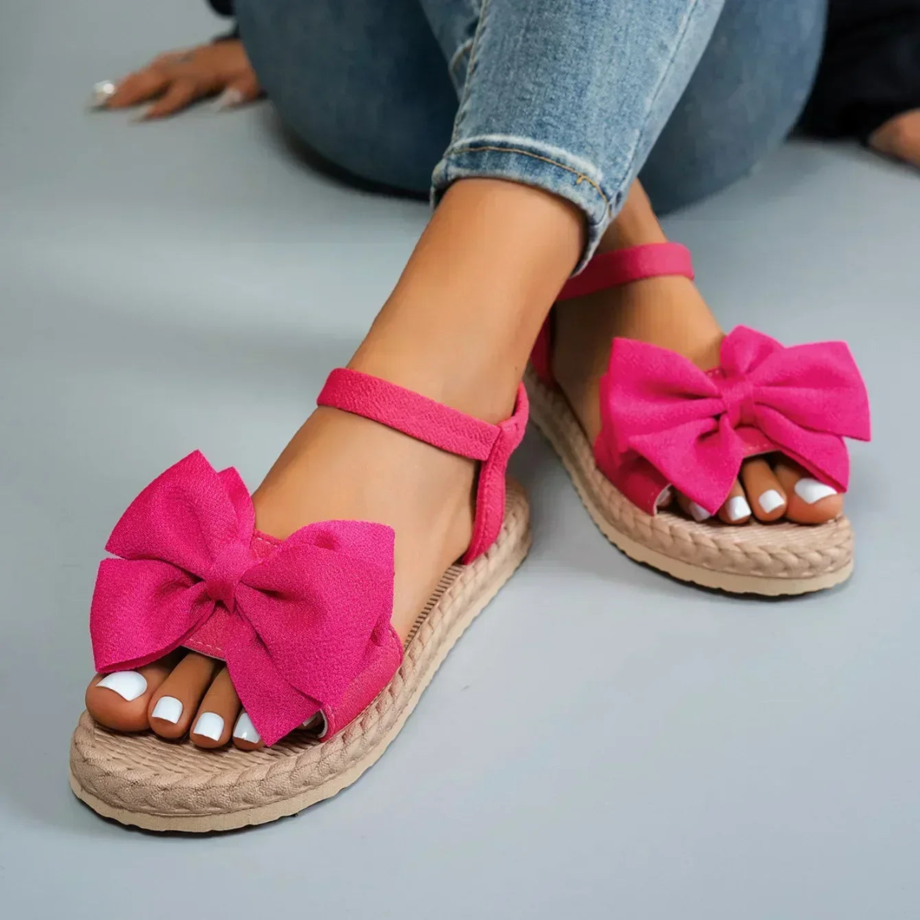 Women Anti-slip Trend Sandals 2025 New Summer Lightweight Sandals Fashion Beach Casual Slippers Outdoor Bow Tie Flat Shoes Home
