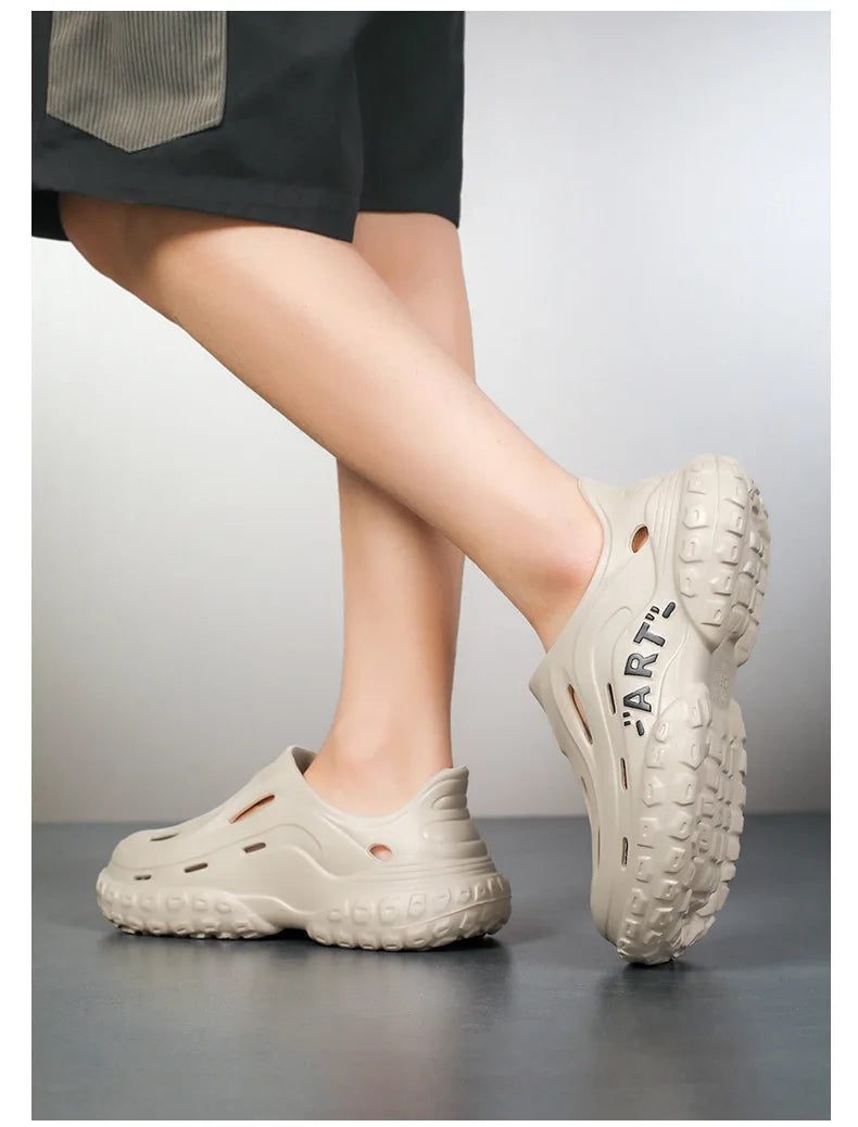 New Men's Summer Slippers Fashion Breathable Hollow Holes Shoes Non-slip Beach Sandals Fashion EVA Platform Garden Shoes