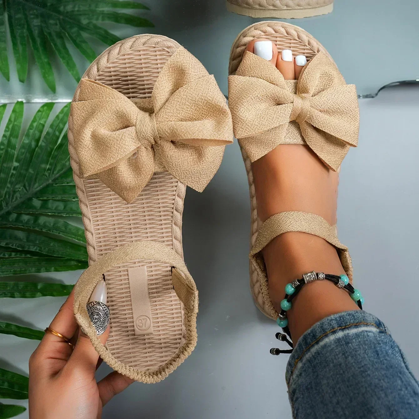 Women Anti-slip Trend Sandals 2025 New Summer Lightweight Sandals Fashion Beach Casual Slippers Outdoor Bow Tie Flat Shoes Home