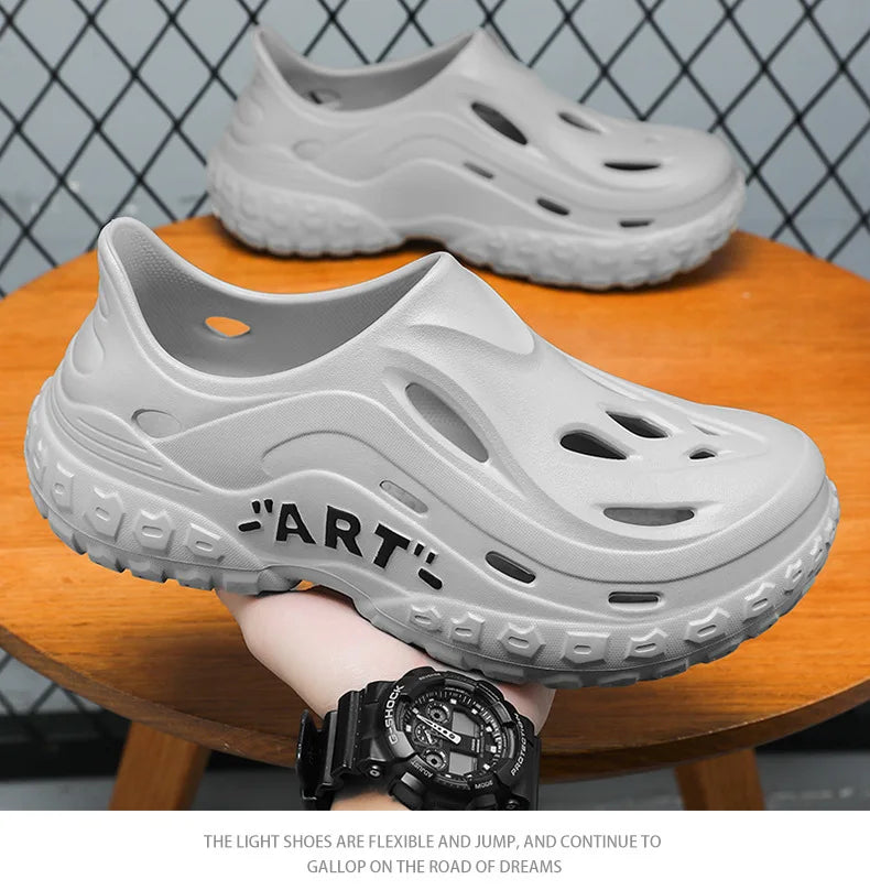 New Men's Summer Slippers Fashion Breathable Hollow Holes Shoes Non-slip Beach Sandals Fashion EVA Platform Garden Shoes