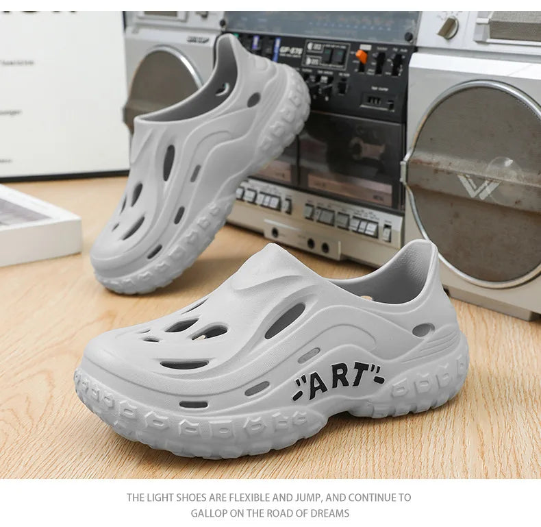 New Men's Summer Slippers Fashion Breathable Hollow Holes Shoes Non-slip Beach Sandals Fashion EVA Platform Garden Shoes