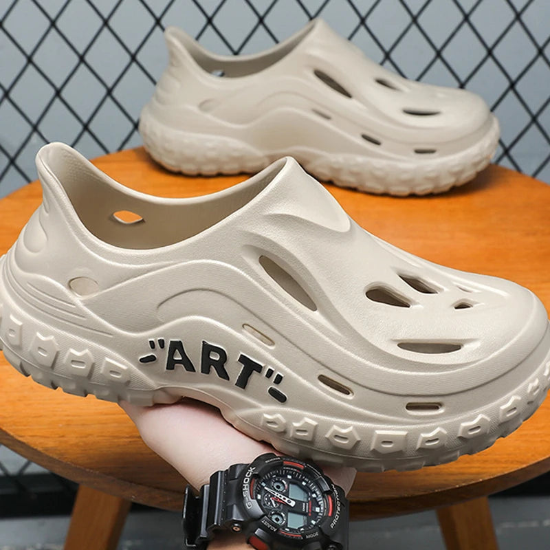 New Men's Summer Slippers Fashion Breathable Hollow Holes Shoes Non-slip Beach Sandals Fashion EVA Platform Garden Shoes