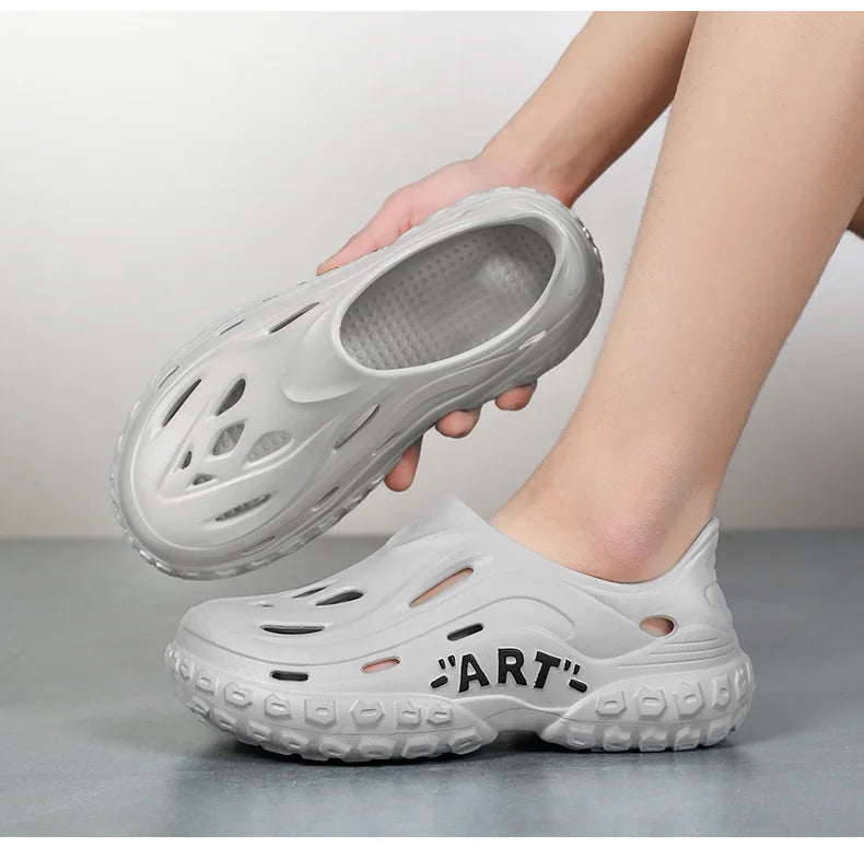 New Men's Summer Slippers Fashion Breathable Hollow Holes Shoes Non-slip Beach Sandals Fashion EVA Platform Garden Shoes