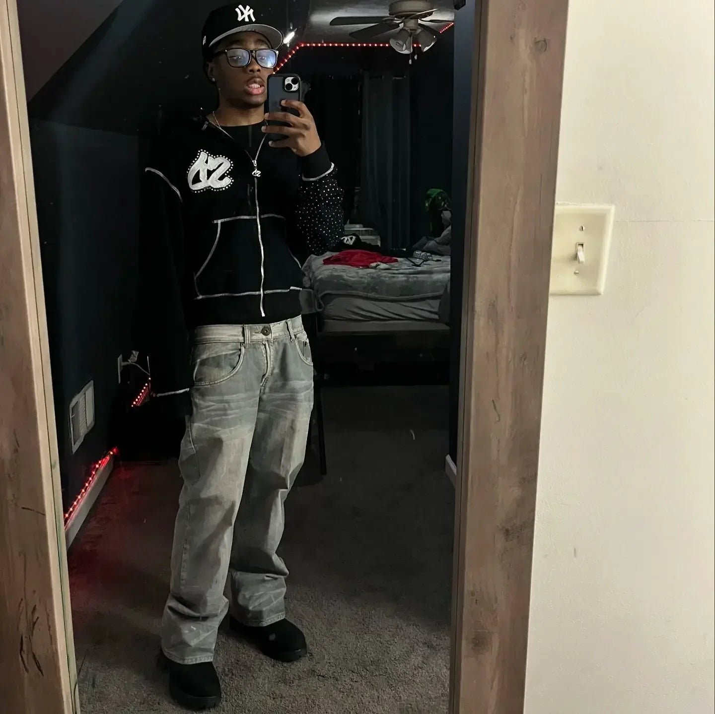 Streetwear Retro Men Embroidery Personalized Diamond Oversized Hoodie Men Women Harajuku Gothic Casual Sweatshirt