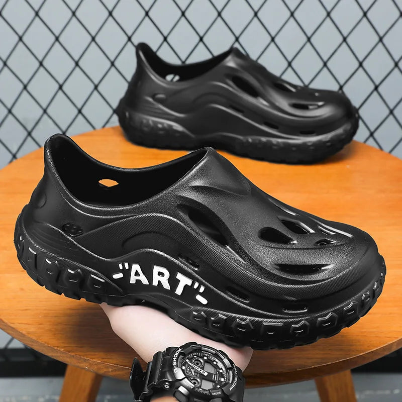 New Men's Summer Slippers Fashion Breathable Hollow Holes Shoes Non-slip Beach Sandals Fashion EVA Platform Garden Shoes