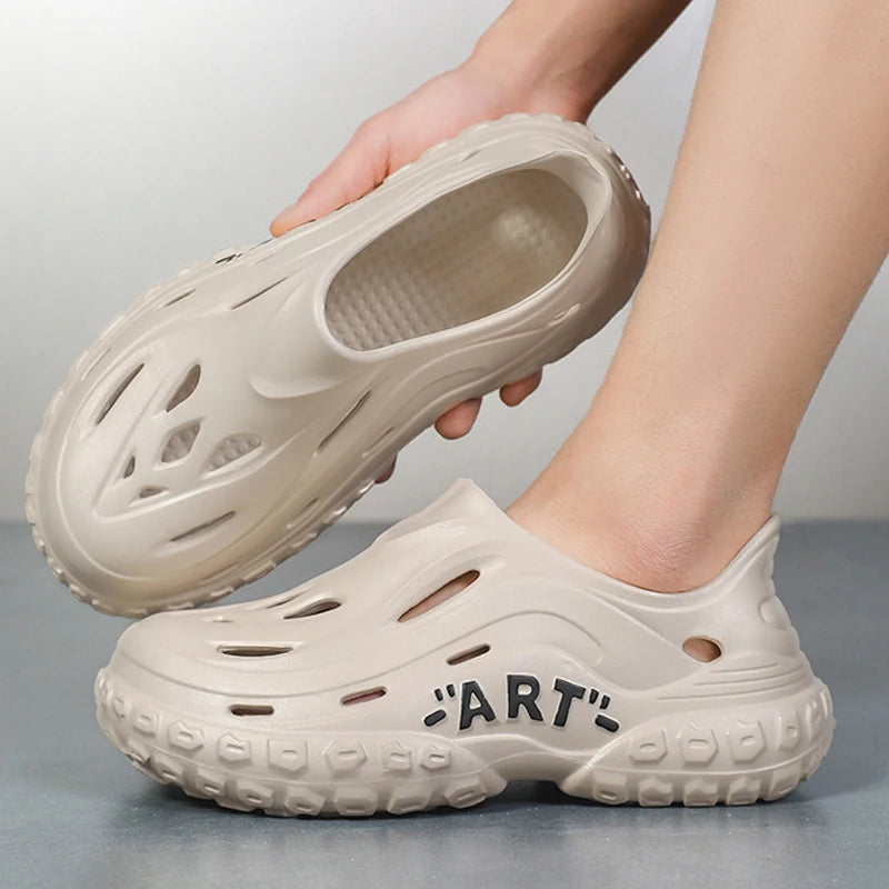 New Men's Summer Slippers Fashion Breathable Hollow Holes Shoes Non-slip Beach Sandals Fashion EVA Platform Garden Shoes