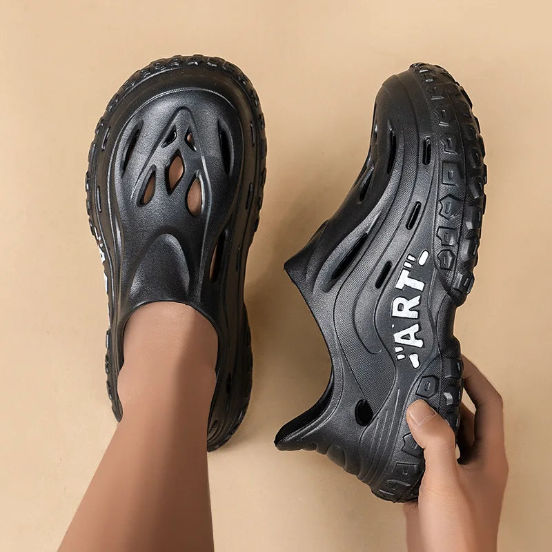 New Men's Summer Slippers Fashion Breathable Hollow Holes Shoes Non-slip Beach Sandals Fashion EVA Platform Garden Shoes