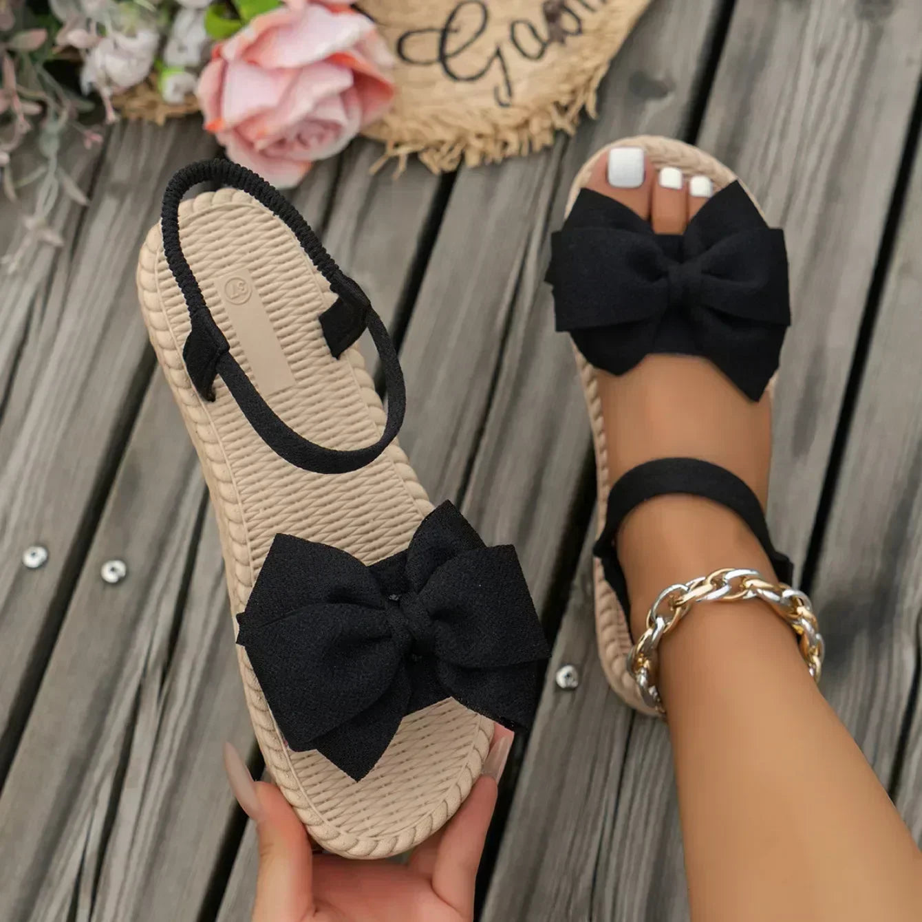Women Anti-slip Trend Sandals 2025 New Summer Lightweight Sandals Fashion Beach Casual Slippers Outdoor Bow Tie Flat Shoes Home