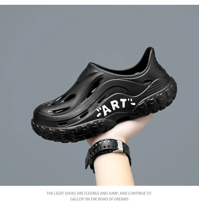 New Men's Summer Slippers Fashion Breathable Hollow Holes Shoes Non-slip Beach Sandals Fashion EVA Platform Garden Shoes